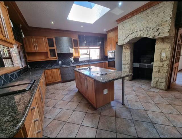 5 BEDROOM HOUSE FOR SALE IN MEYERSDAL